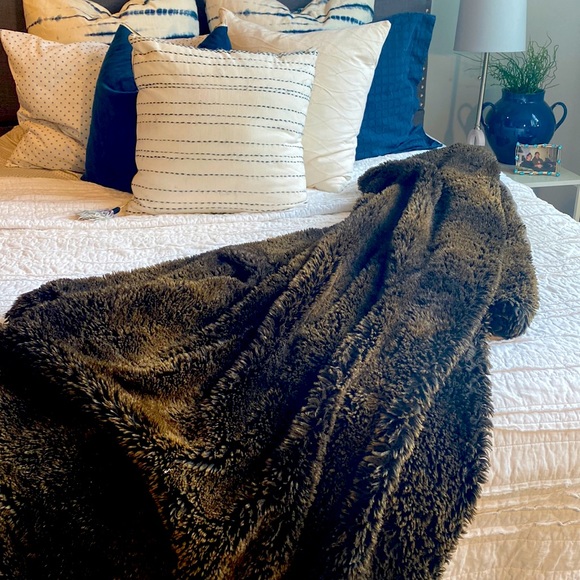 Restoration Hardware Bedding Restoration Hardware Faux Fur Throw